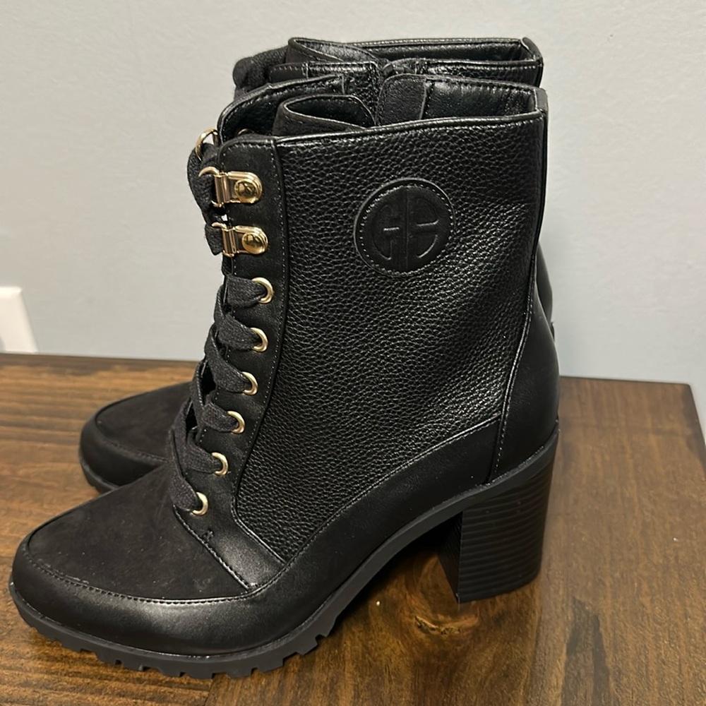 Giani Bernini heeled boots NWOT